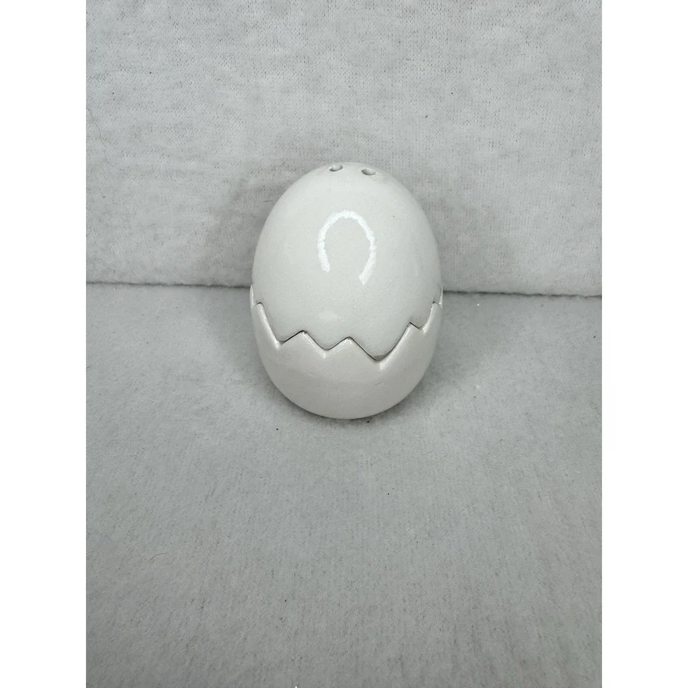Vintage Ceramic Egg Salt Pepper Shakers White Cracked Shell Japan‎